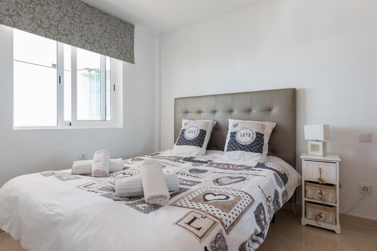 Room In Apartment - 1St Line Top Floor Apartment Carrer del Mar Exterior foto